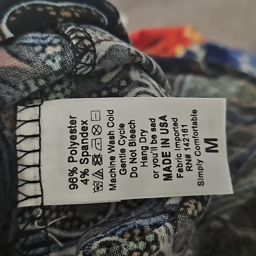 Lularoe Classic T - Picture 2 of 3
